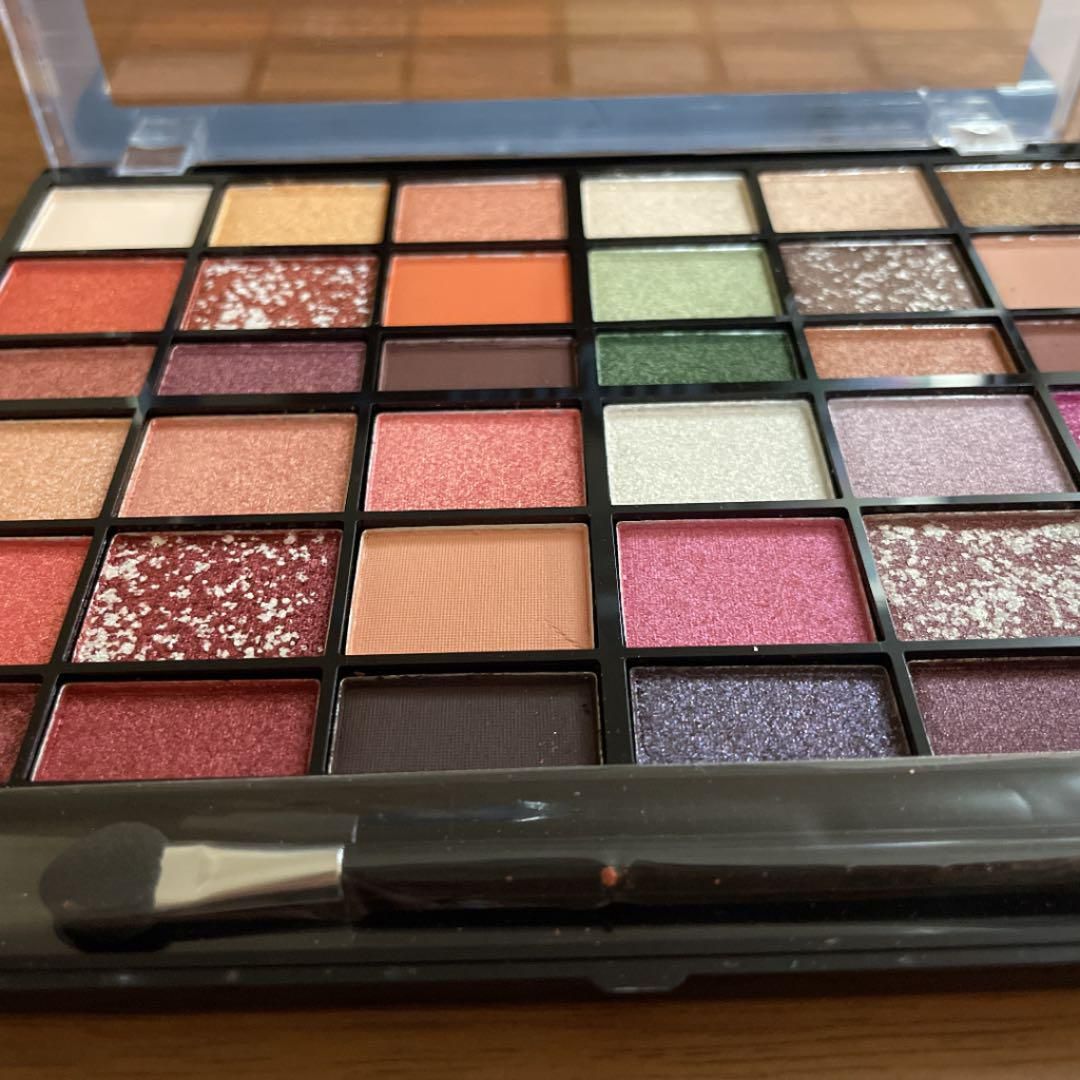 Bảng Phấn Mắt Dolly Angel 36 Màu Dolly Angel