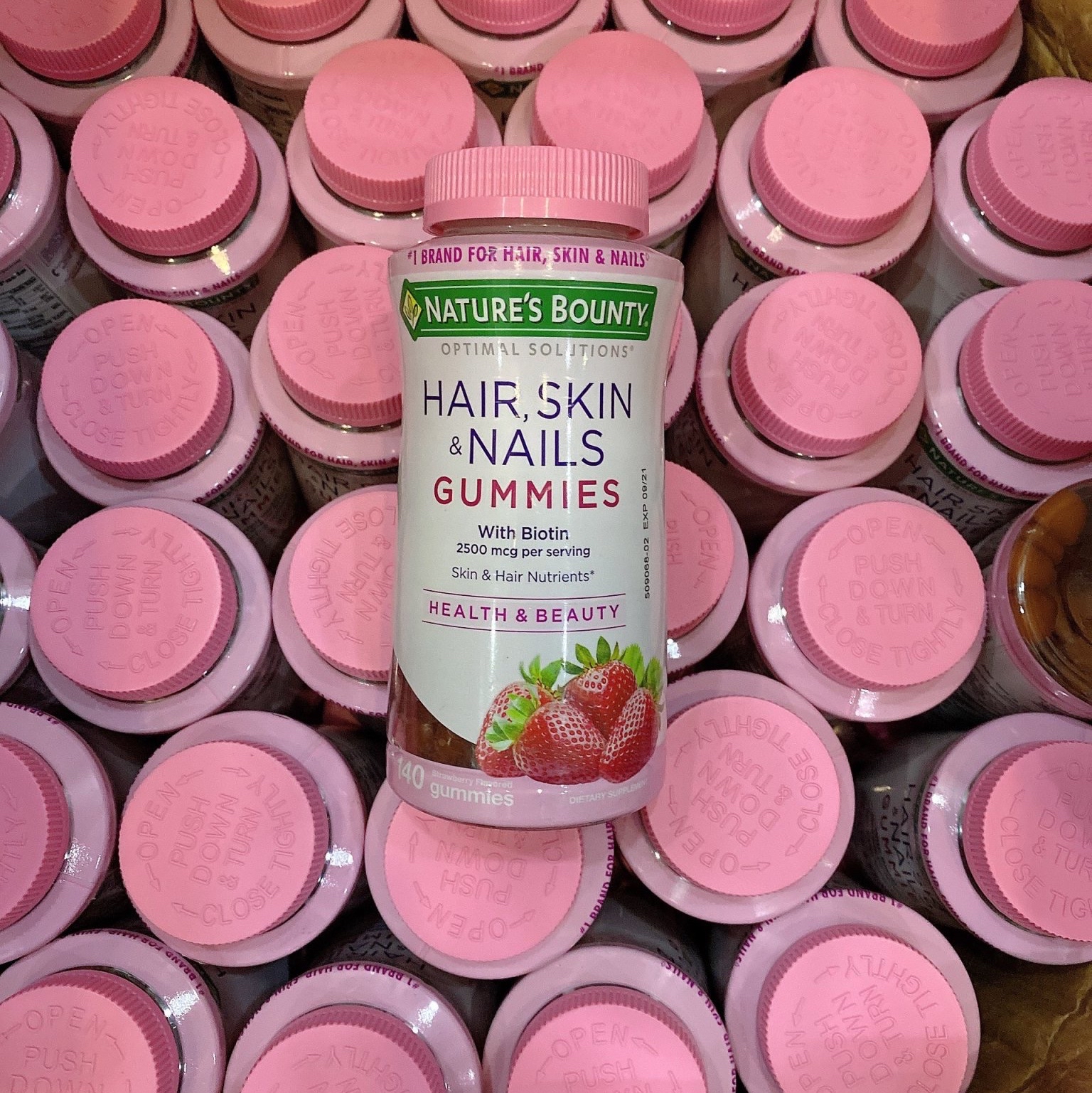 Kẹo dẻo đẹp da tóc móng chắc khỏe Hair Skin Nails Gummies 180 viên Mỹ – TIẾN THÀNH BEAUTY Kẹo dẻo đẹp da tóc móng chắc khỏe Hair Skin Nails Gummies 180 viên Mỹ – TIẾN THÀNH BEAUTY