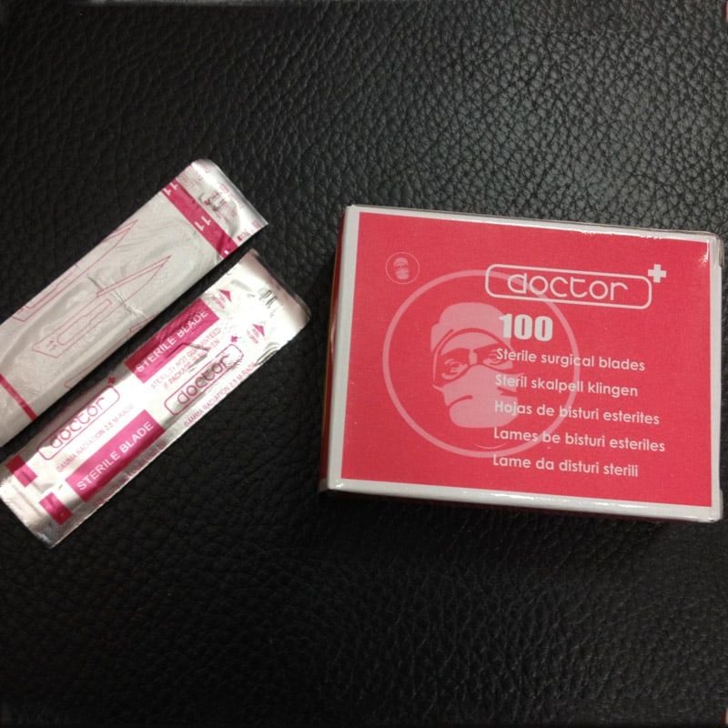 Dao rạch mụn Doctor số 11 hộp 100 cái