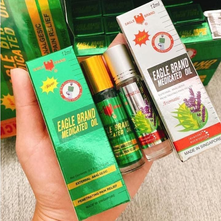 Dầu gió xanh con ó dạng lăn Eagle Brand Medicated Oil 12ml của Singapore (Dầu xanh, Dầu trắng)