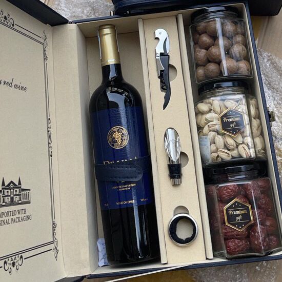 Hộp Quà Tết Cao Cấp Rượu Vang đỏ Delima Chile 750ml Kèm 3 Hũ hạt mứt ăn Ngày Tết 2022