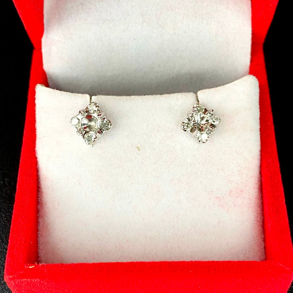 (đã bán) Cặp bông vàng 10k , viên chủ kim cương thiên nhiên hơn 4 li D&H, xoàn tấm 1,8-2 li x 8 viên thanh lý ạ