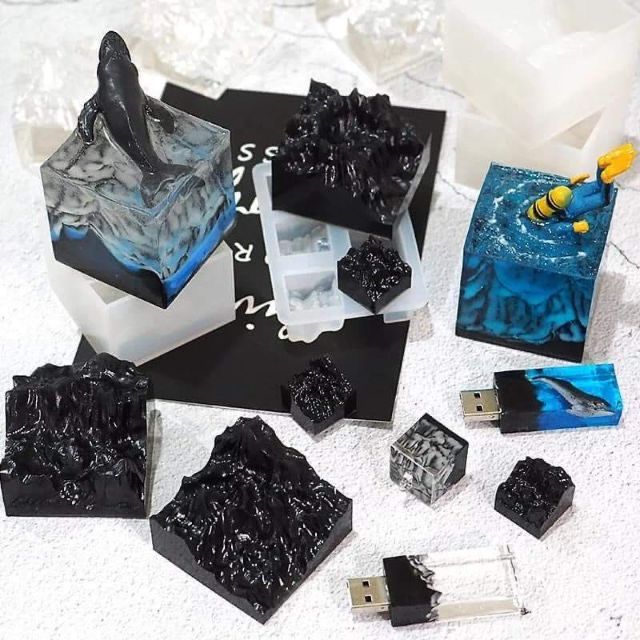 Khuôn silicone resin hình núi giả đúc epoxy resin