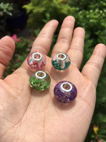  Chụp hạt charm resin màu bạc 