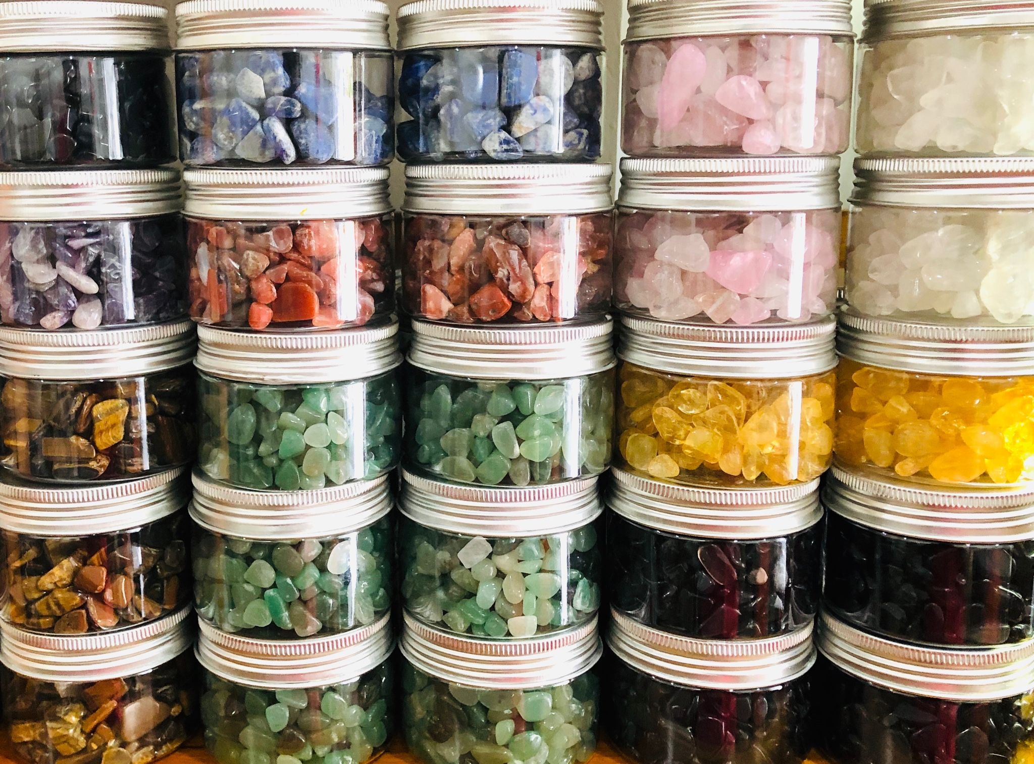 Hộp 200g đá thạch anh vụn phong thủy trang trí