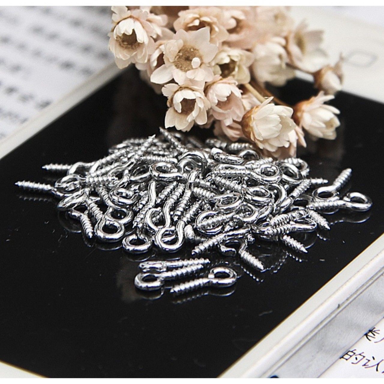 Đinh xoắn nhỏ 8mm cho kết nối sản phẩm resin