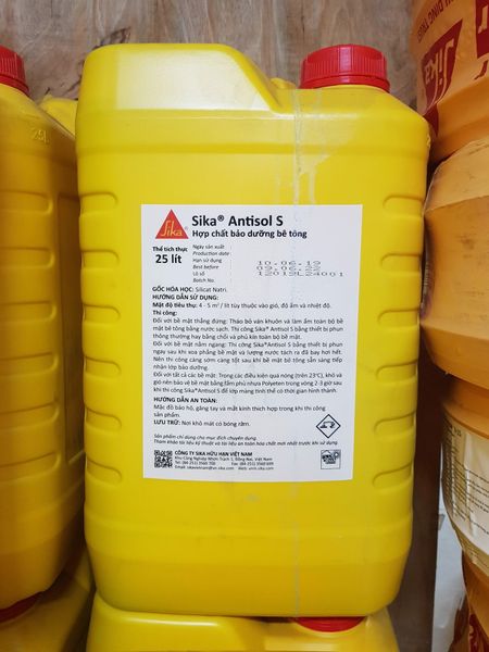 Hóa chất bảo dưỡng bê tông Sika Antisol S