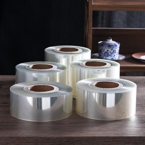 Cuộn mica mềm quấn thành bánh mousse