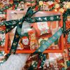 Hộp đụng bánh kẹo đỏ nắp nhựa trong