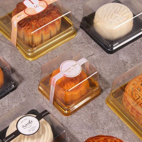 Hộp bánh trung thu nhựa đế vàng 50g