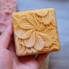 Khuôn trung thu vuông 150g 2 mặt Hoa Sứ