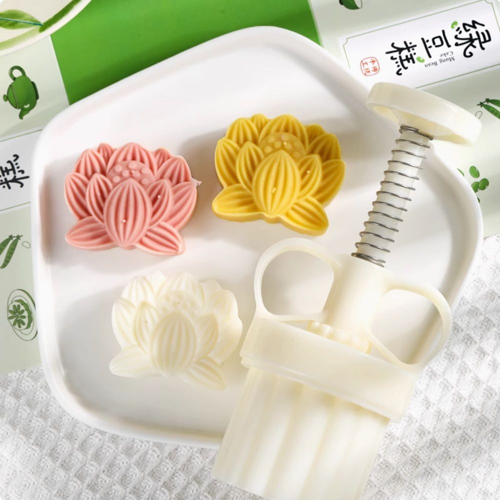 Khuôn trung thu lò xo khóa tay 50g 1 mặt hoa sen