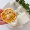 Khuôn trung thu 75g 2 quả hồng