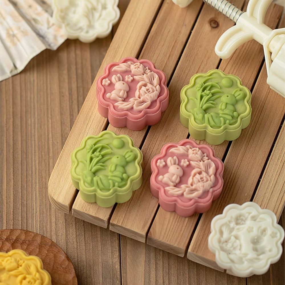 Khuôn trung thu lò xo 75g Thỏ Hoa Trăng