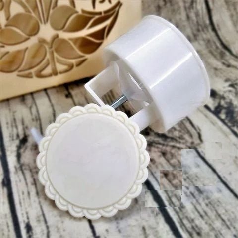 Khuôn trung thu 250g tròn mặt trơn viền hoa văn