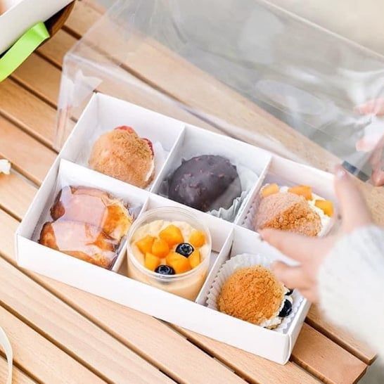 Hộp 6 ngăn giấy trắng nắp nhựa trong