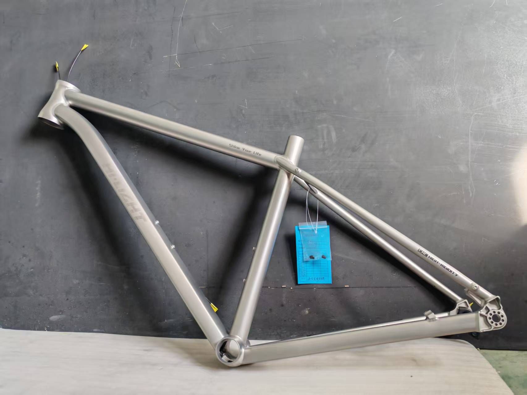 Khung xe đạp MTB titanium cao cấp HiLight M8.2 (Chính hãng, bảo hành 5 năm)