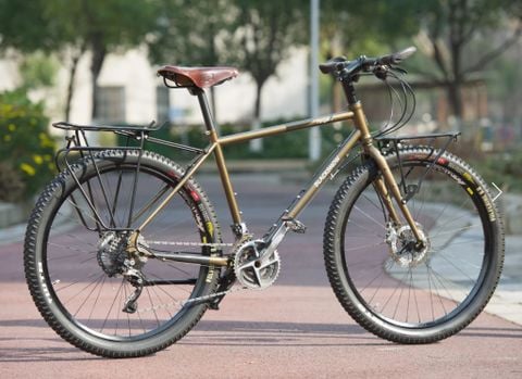 Xe p Touring BlackSnow B.A.T Shop Bike and Travel