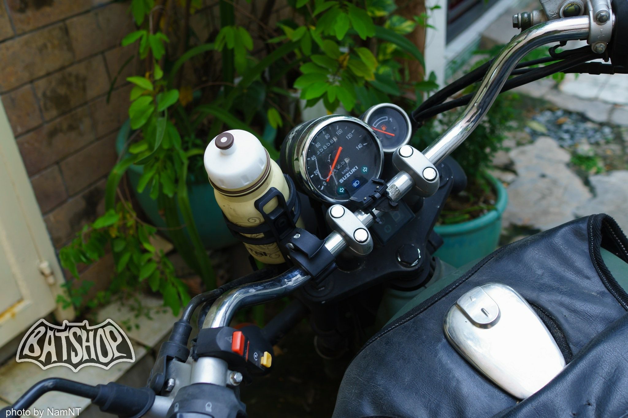 Gọng bình nước Beto BC004