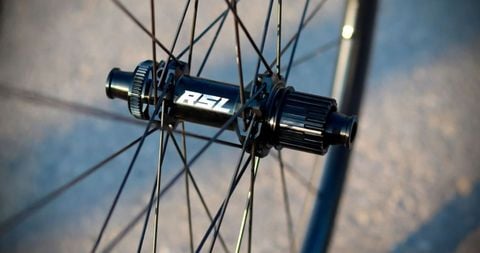  Bộ Bánh Xe Đạp MTB Pinnacle RSL Carbon bạc đạn Ceramic Ratchet 54T 29 inch 15x110 / 12x148 1300gram 