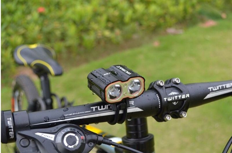 Đèn xe đạp cổng USB L073 2400 lumen