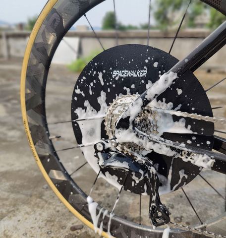  Tấm bảo vệ thắng khi rửa xe đạp SpaceWalker 