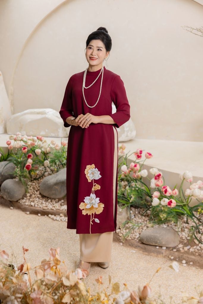 Áo dài cách tân thêu sen - B61A25Q006 ( không kèm quần )