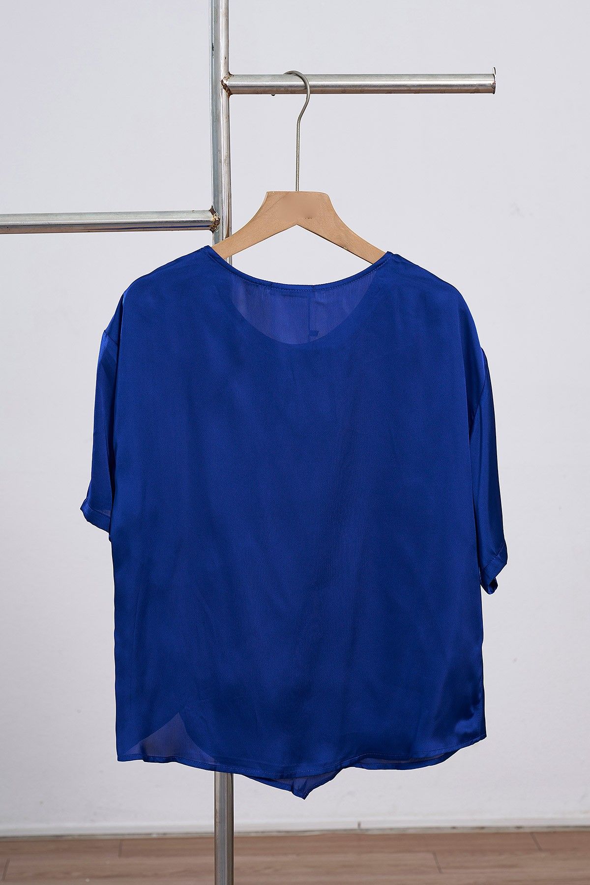 Áo lụa vặn sườn - B61B24H004