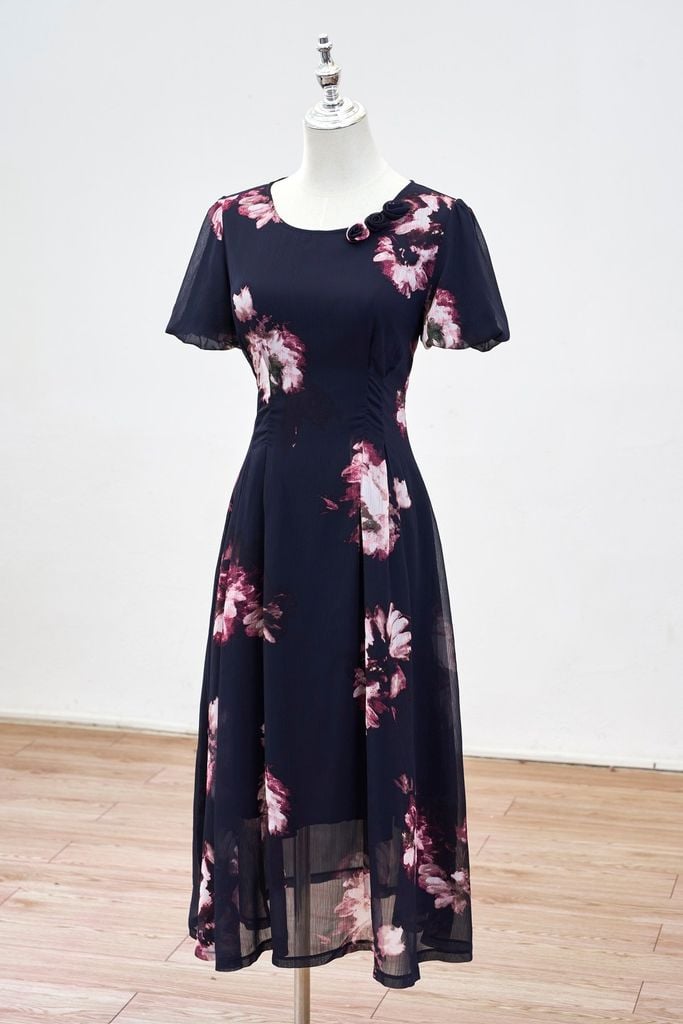 Đầm chiết ly eo đính hoa - B63L25H001
