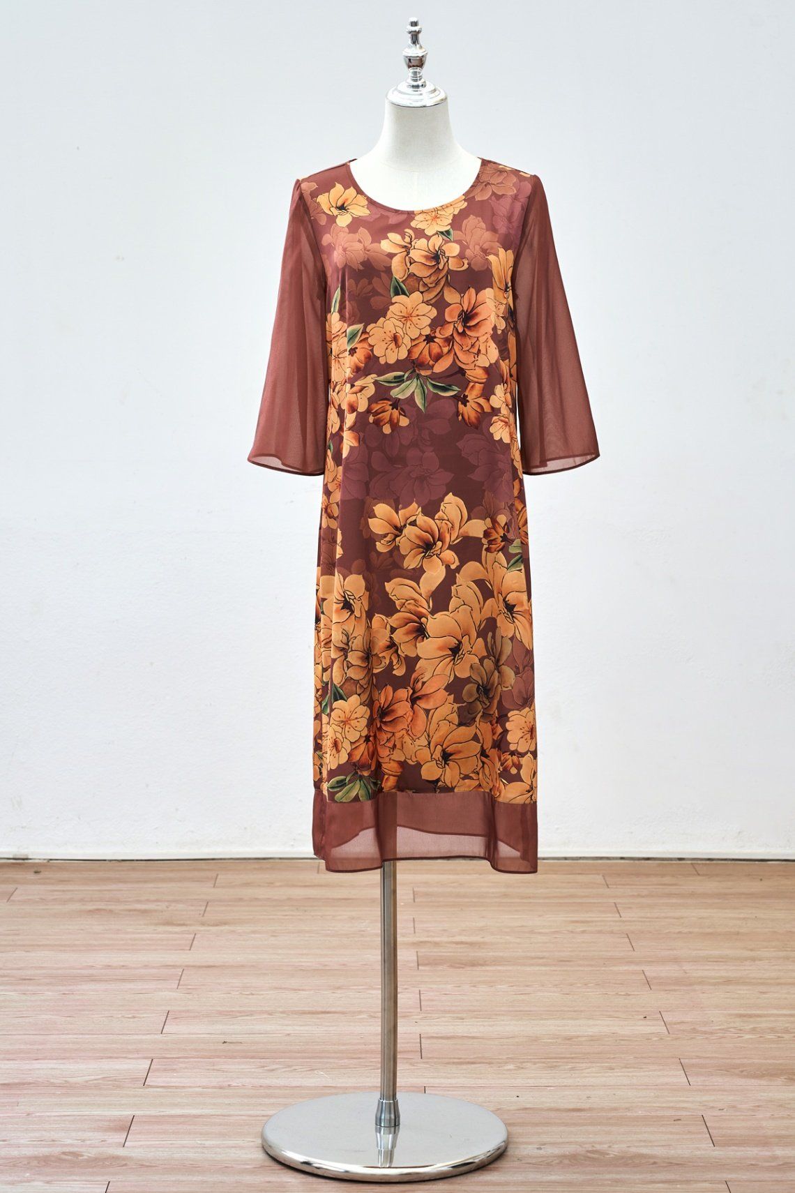 Đầm suông in hoa phối tay và gấu - B63T25Q008