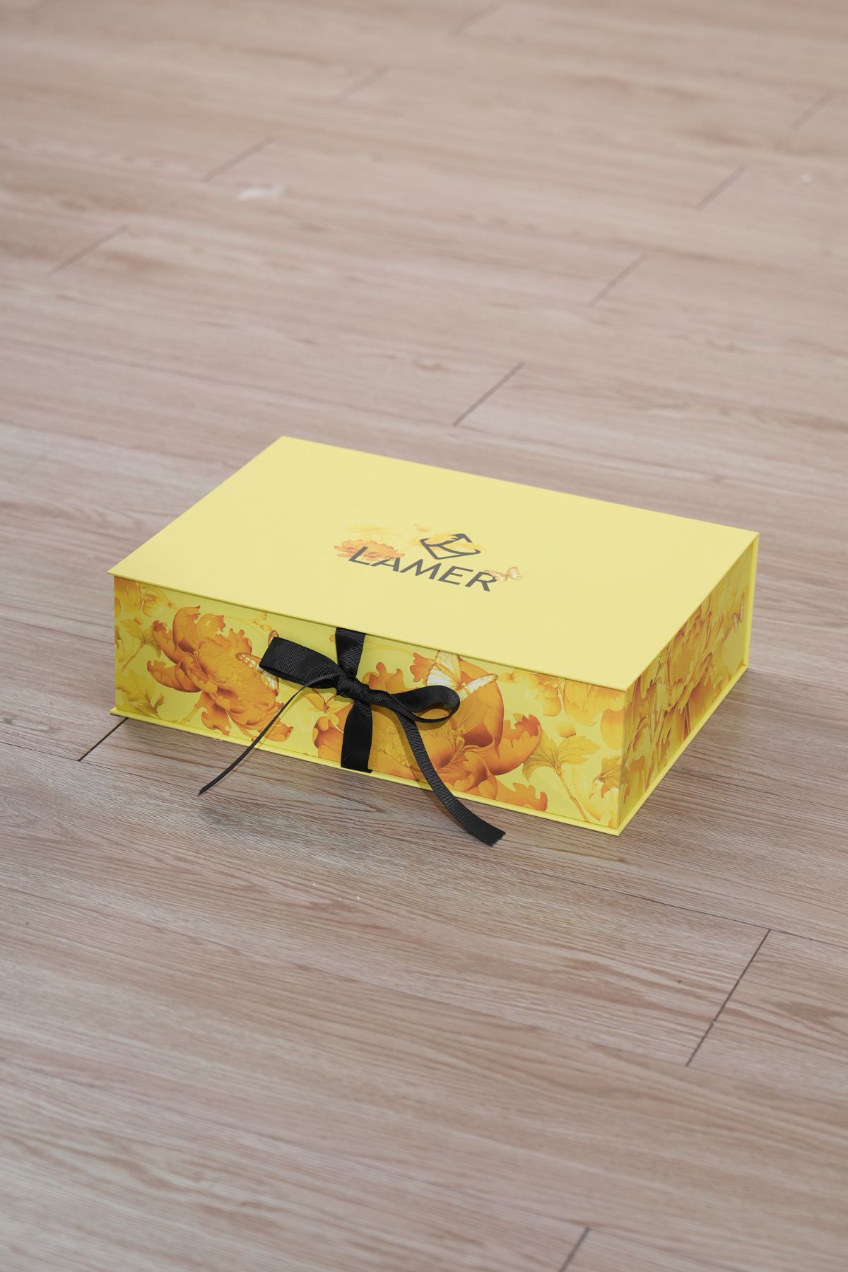 Hộp cứng in họa tiêt - L6AO24Q008 ( Hàng tặng )