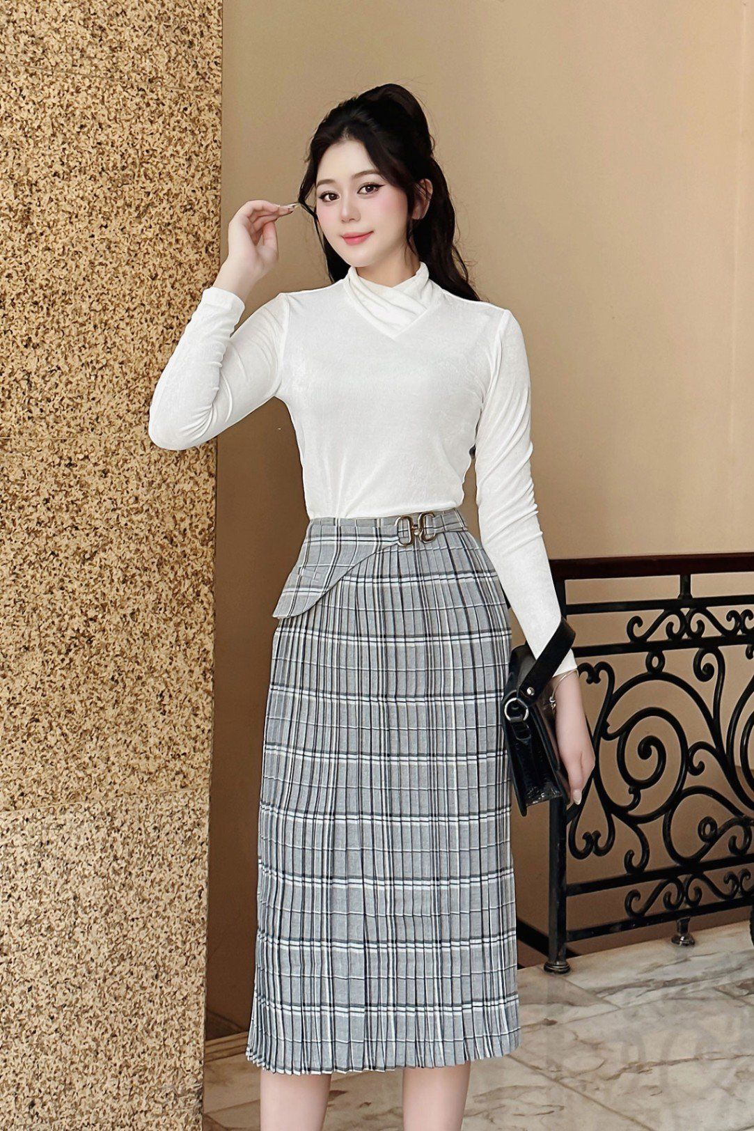 Áo len thun cổ lọ tim đè - L61B24T003