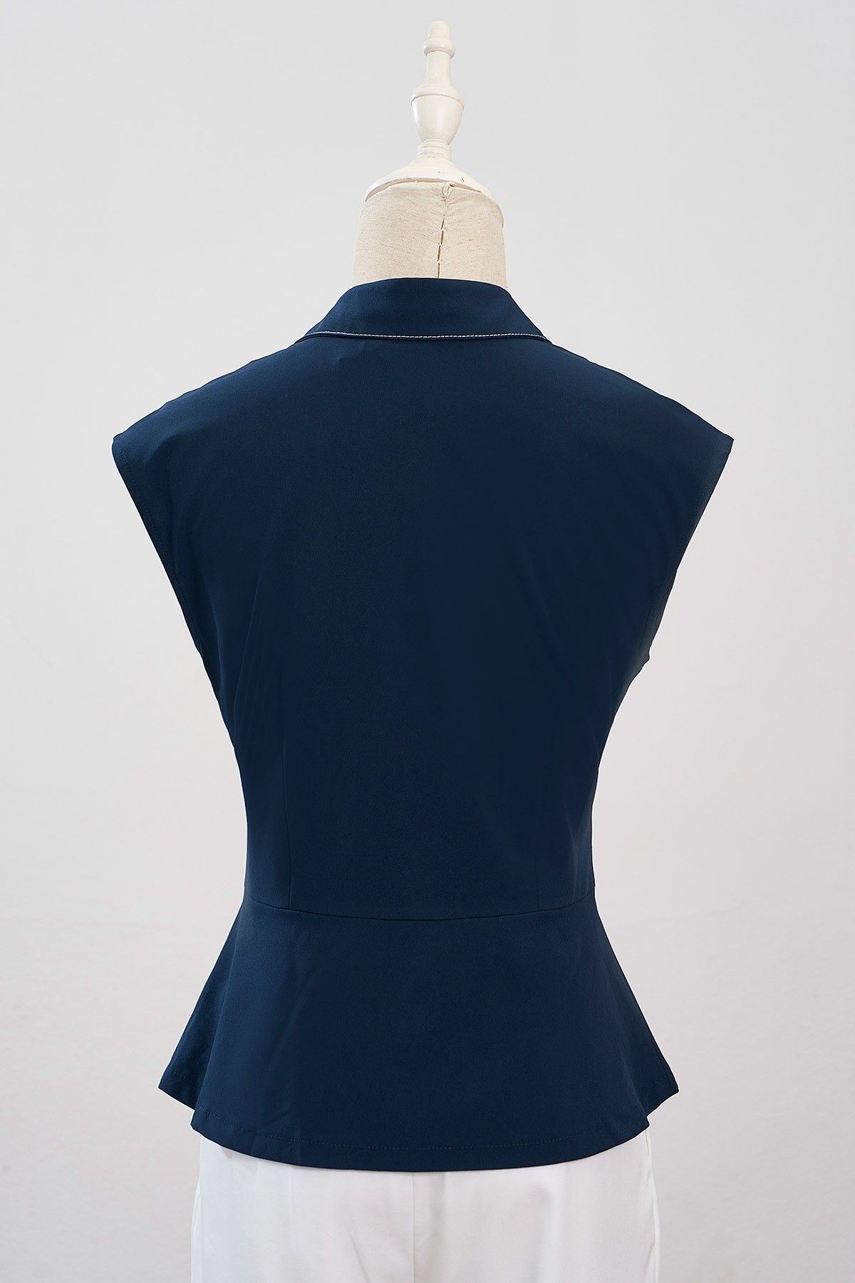 Áo sơ mi cổ đức peplum - L61H24H053