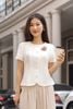 áo cổ tròn hoa ngực - L61H24Q010