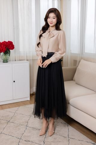 Áo sơ mi cổ nơ thêu chữ - L61H25Q008