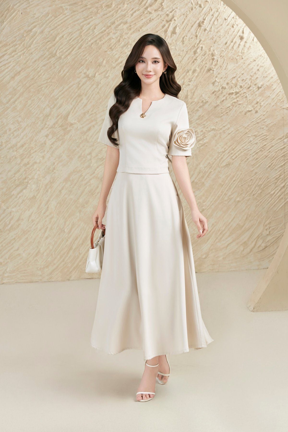 Áo croptop; hoa tay áo - L61R25Q021