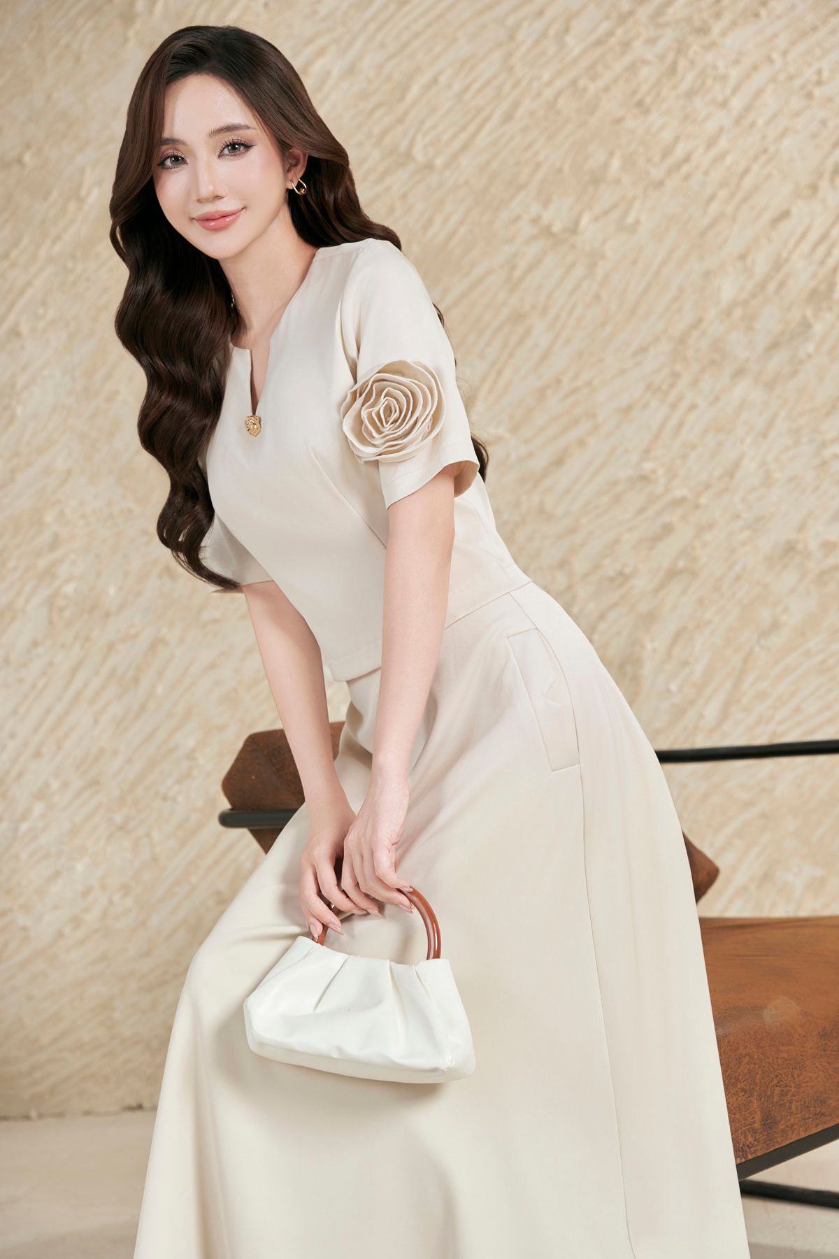 Áo croptop; hoa tay áo - L61R25Q021