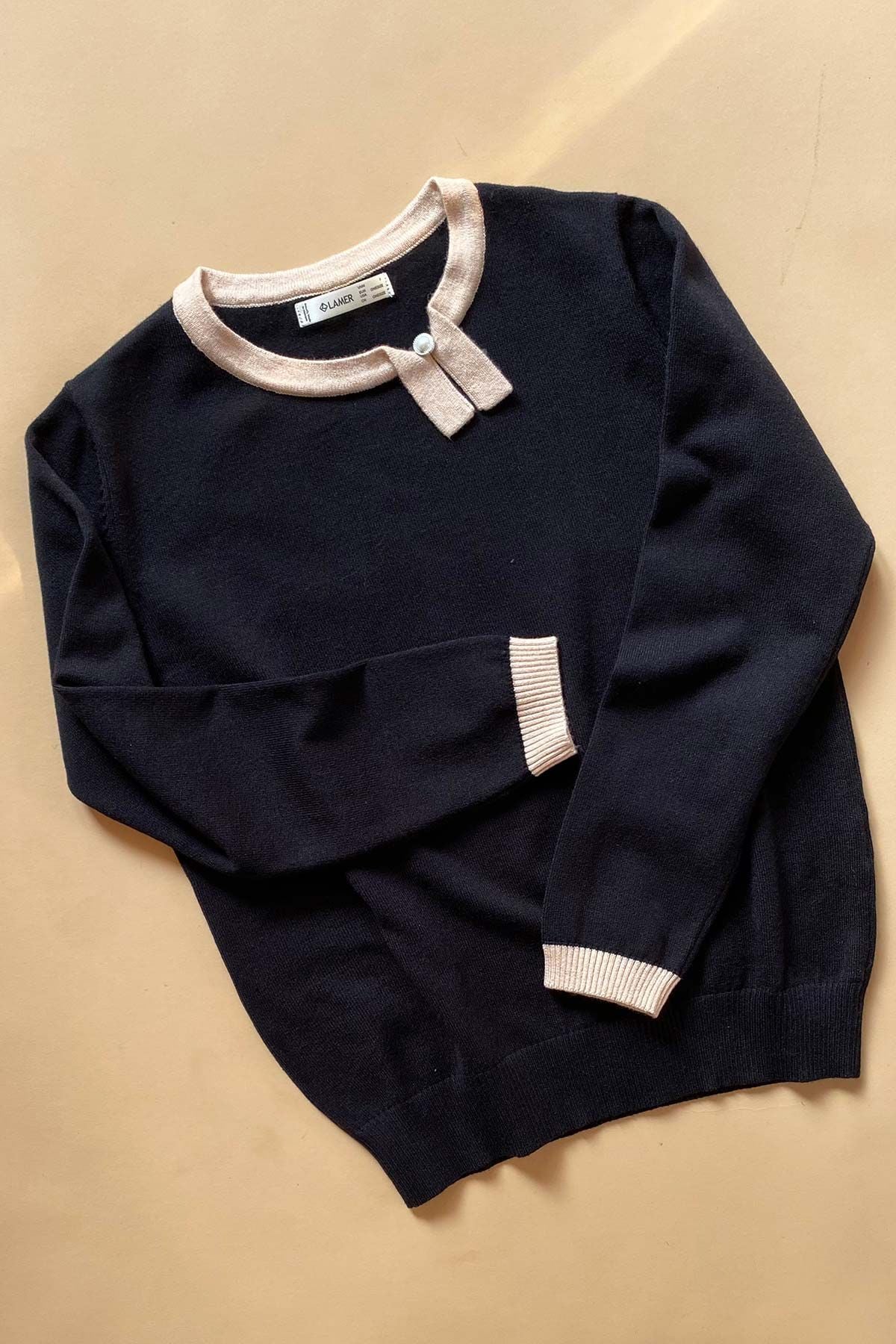 áo len bo gấu phối cổ đính trai - L61W22T026