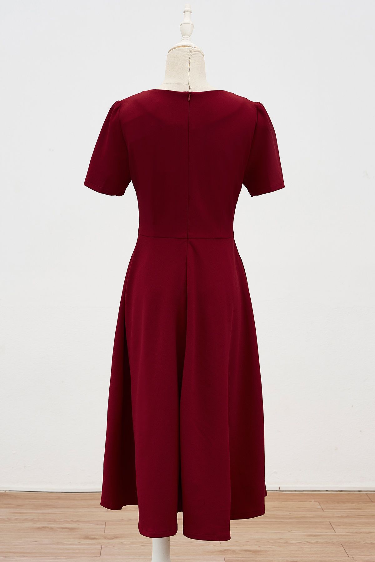 Đầm xòe thêu vai - L63L24Q049