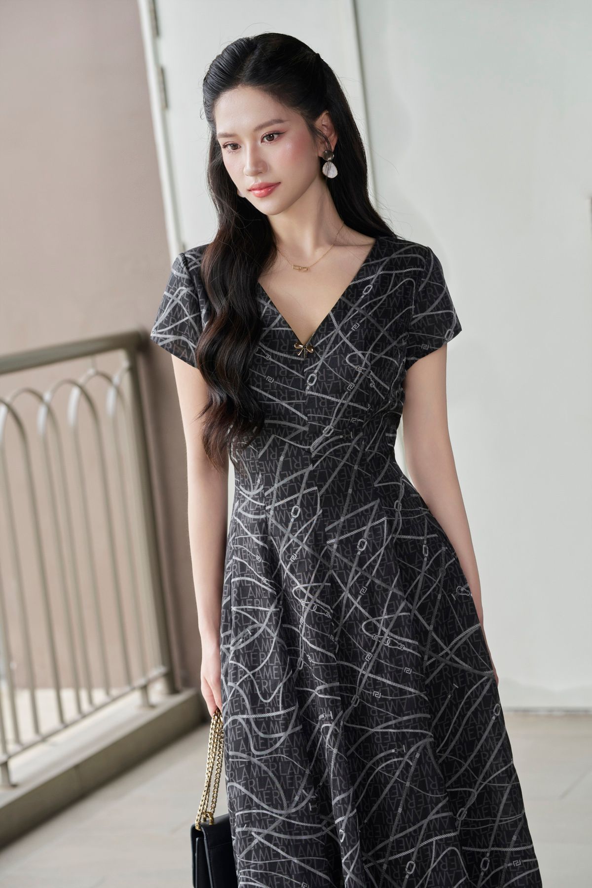 Đầm xòe can ngực; bổ mảnh - L63L25H022
