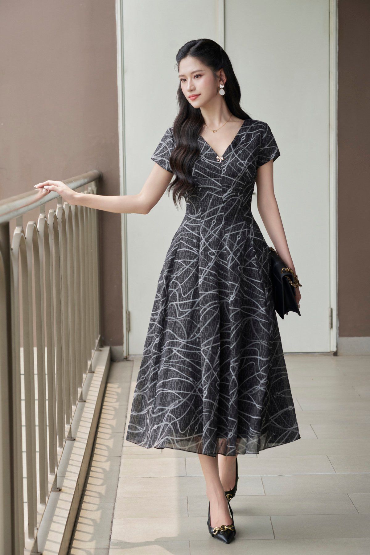 Đầm xòe can ngực; bổ mảnh - L63L25H022