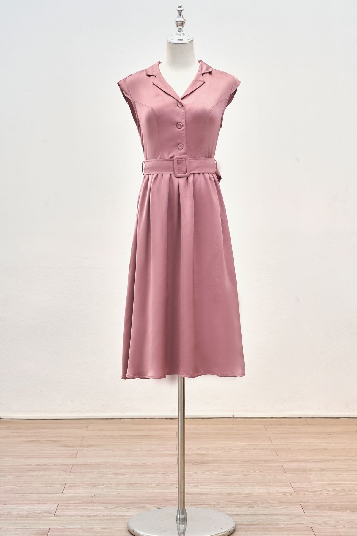 Đầm xòe nhún cổ 2 ve đai eo - L63L25H033