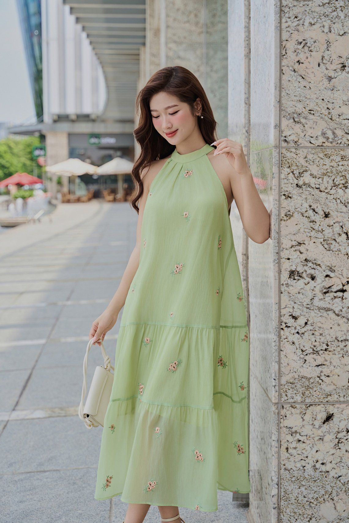 Đầm maxi cổ yếm nhún tầng thắt nơ - L63M24H098