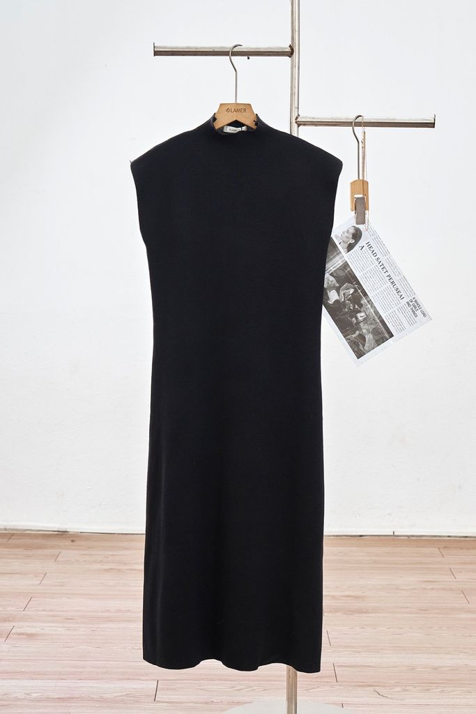 Đầm len maxi dáng suông vai chờm - L63M24T009