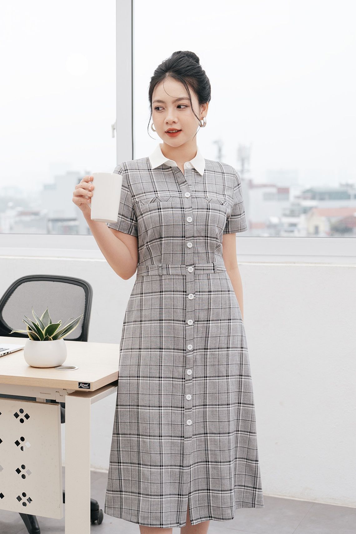 Đầm cổ đức phối cơi ngực - L63R24H005