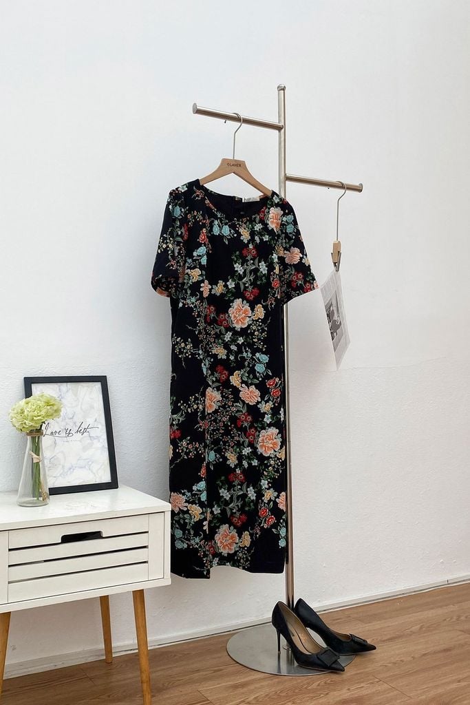 Đầm suông cổ tròn - L63T23H051