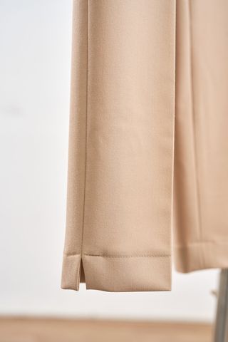 Quần ống côn gấu xẻ V - L64K25Q003