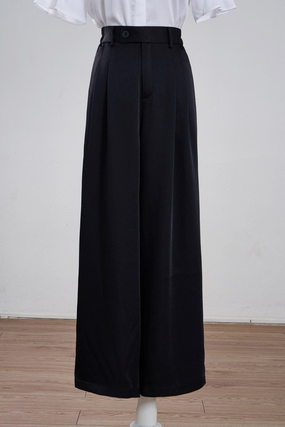 Quần ống rộng - L64W24H004