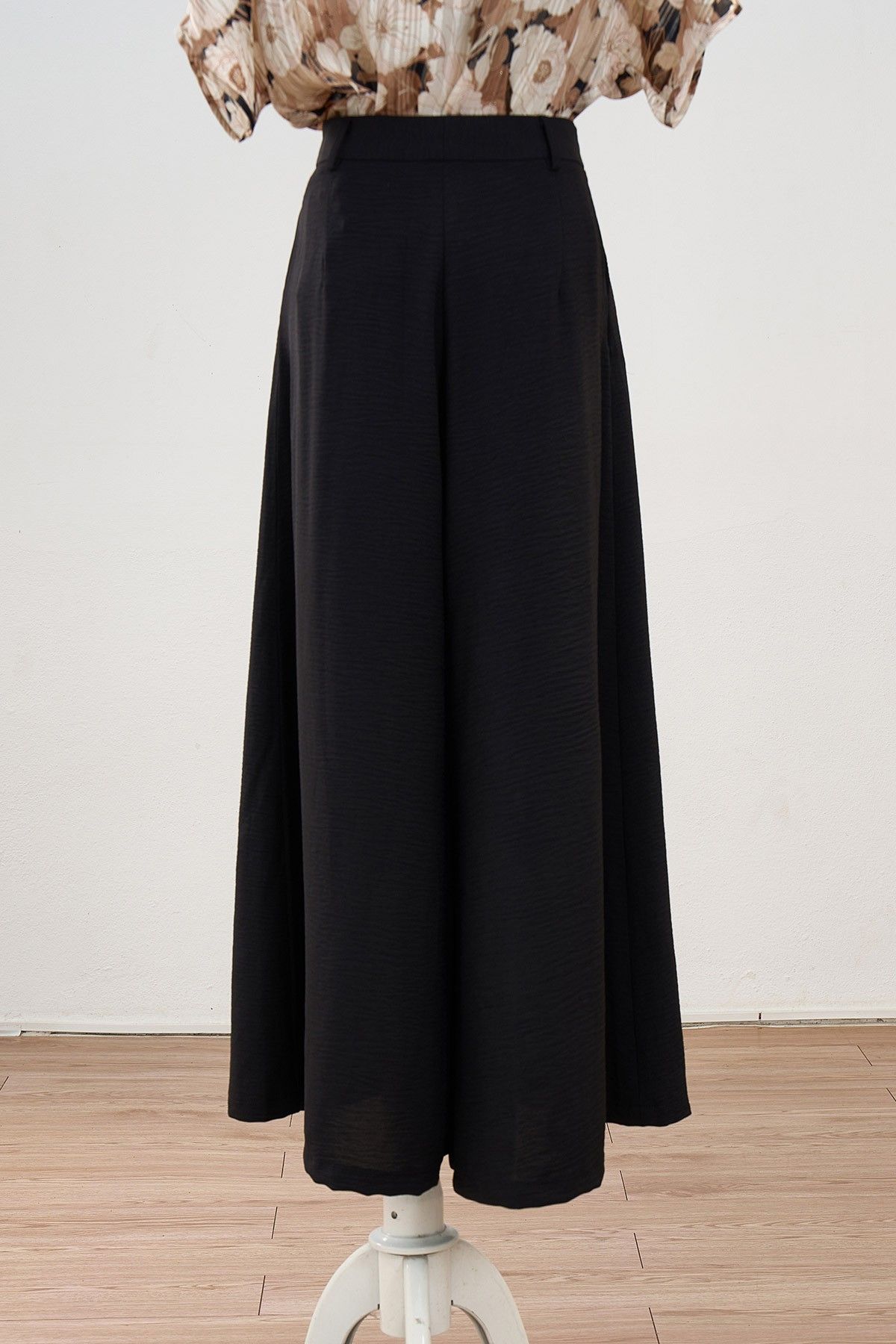 Quần ống rộng ly súp - L64W24Q005