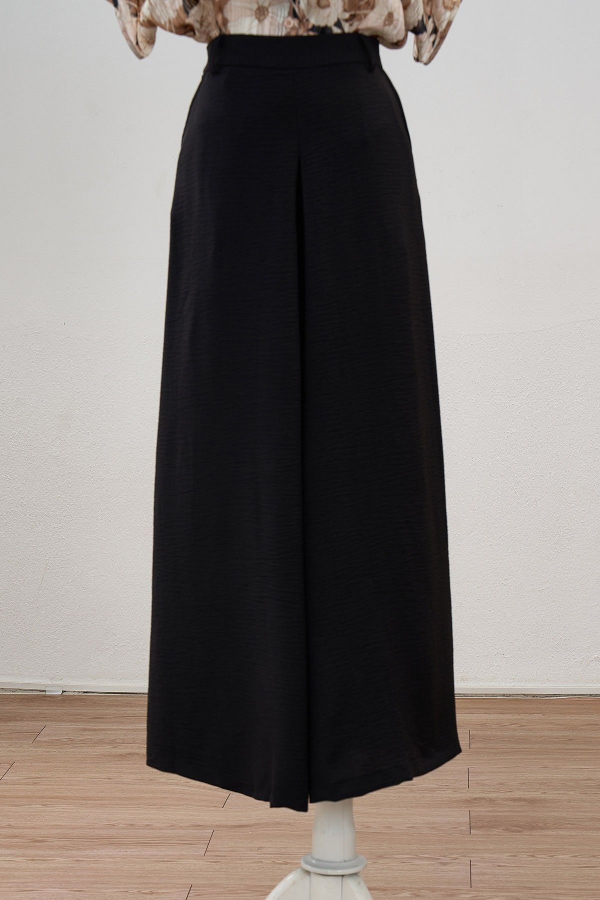 Quần ống rộng ly súp - L64W24Q005